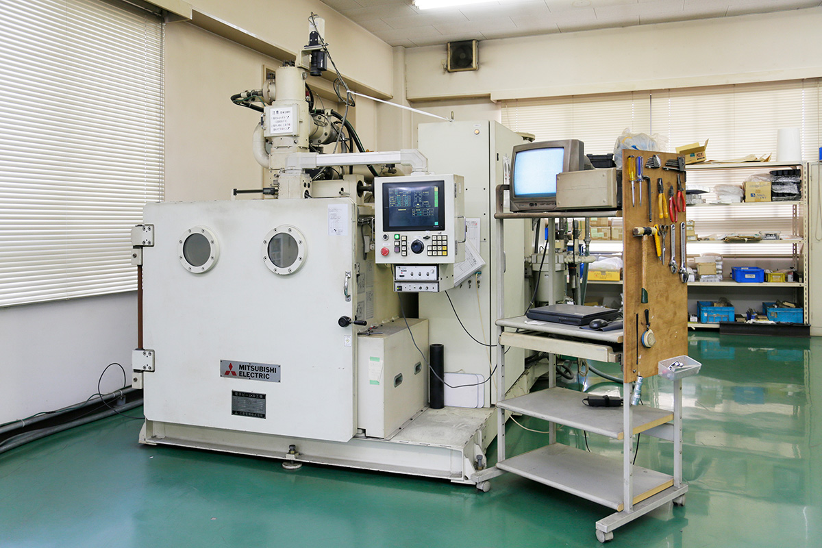 電子ビーム加工機